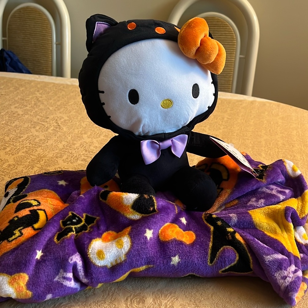 Hello Kitty Halloween Blanket